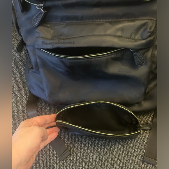 Tommy bahama dark camouflage black & grey multi pocket backpack! - Picture 7 of 13